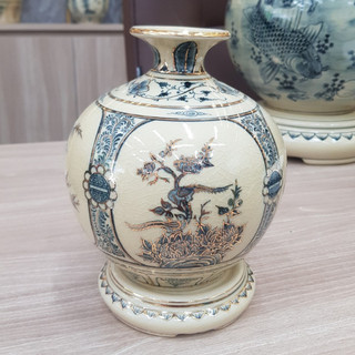 Bình hút lộc cao 21cm, viền vàng họa tiết, gốm Chu Đậu vẽ Tứ Quý