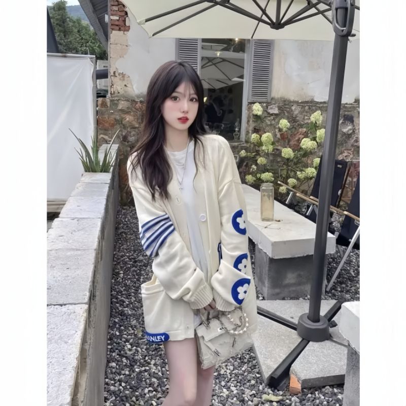 Áo Khoác Cardigan Nỉ Chữ M Tay Hoa Form Rộng Màu Kem