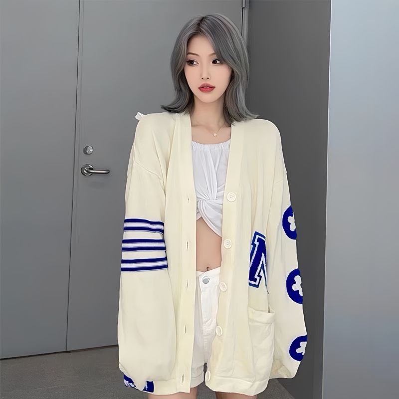Áo Khoác Cardigan Nỉ Chữ M Tay Hoa Form Rộng Màu Kem
