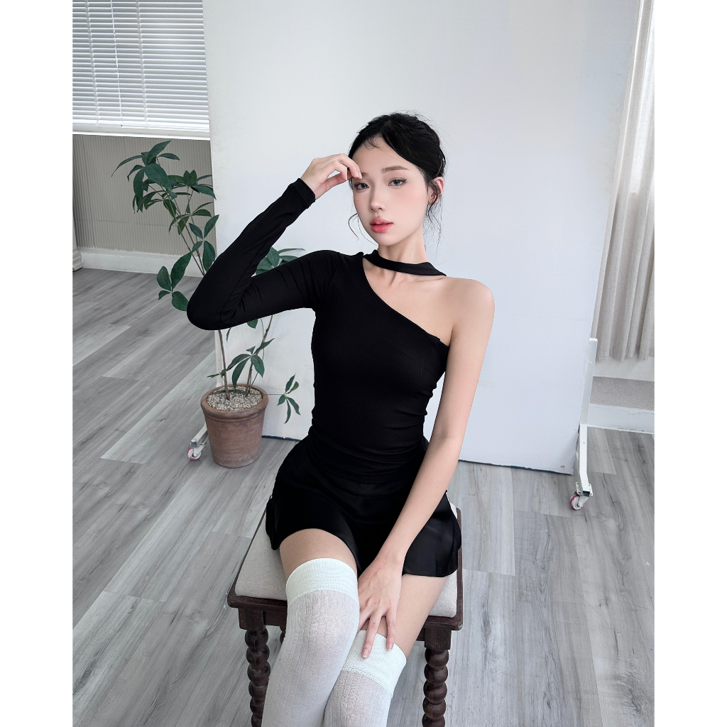 Áo thun tay dài lệch vai MONÁ - LIBRA