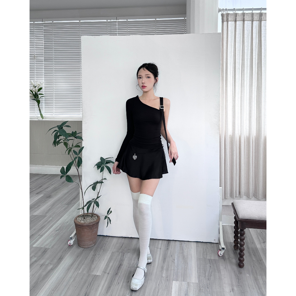 Áo thun tay dài lệch vai MONÁ - LIBRA