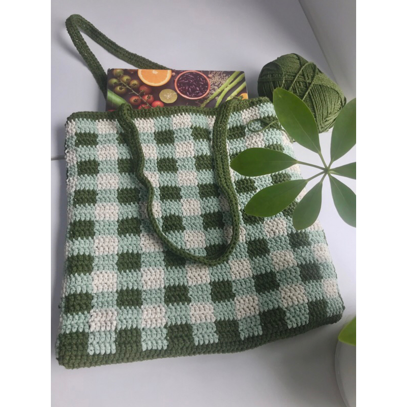 Túi móc len caro xanh
