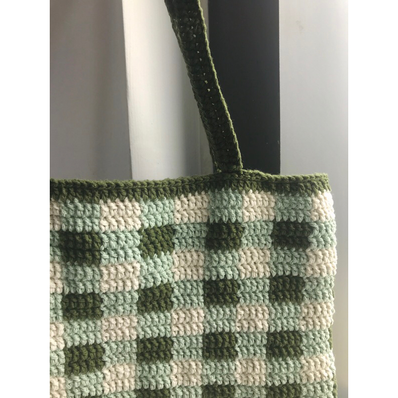 Túi móc len caro xanh