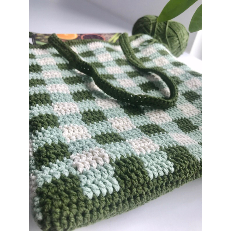 Túi móc len caro xanh