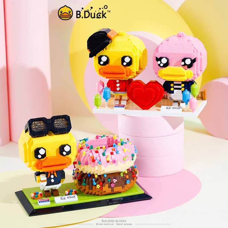 Đồ Chơi Lắp Ráp Kiểu Lego Hộp Đựng Bút Phi Hành Gia,Doraemon,Shin Cậu Bé Bút Chì,Mèo Garfield Với 1300+ Mảnh Ghép