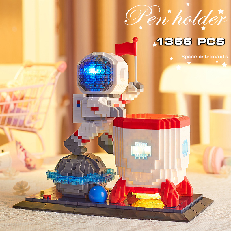 Đồ Chơi Lắp Ráp Kiểu Lego Hộp Đựng Bút Phi Hành Gia,Doraemon,Shin Cậu Bé Bút Chì,Mèo Garfield Với 1300+ Mảnh Ghép