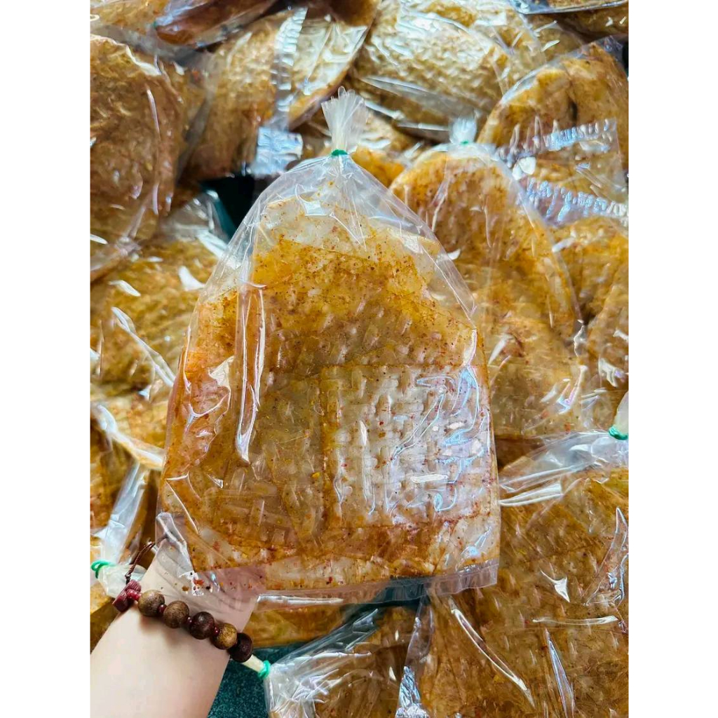 Bánh tráng phơi sương xì ke siêu cay muối tỏi.