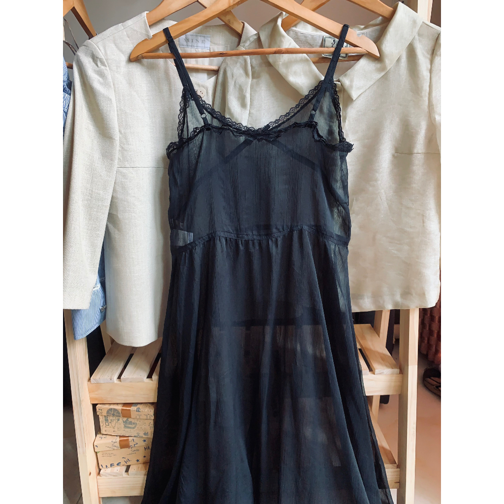 Đầm 2 dây voan tơ màu đen Jouetie