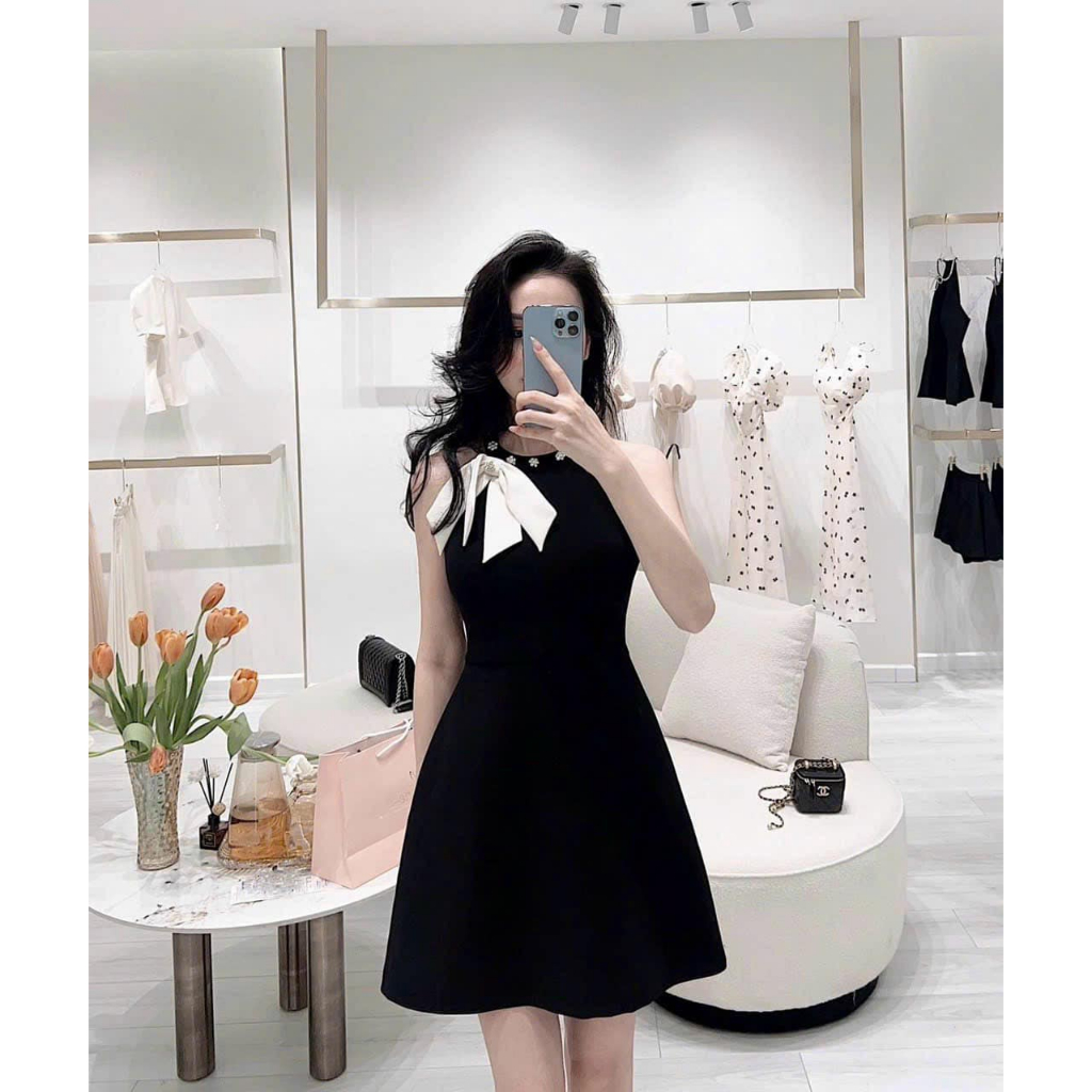 Đầm xòe chữ A đính nơ