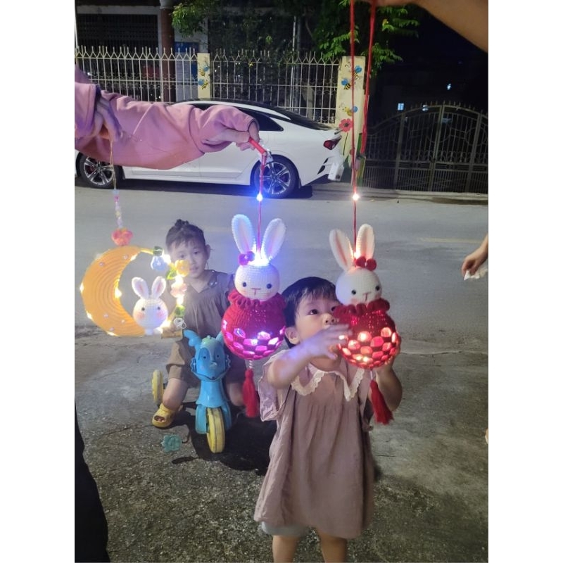 Đèn lồng con thỏ móc bằng len