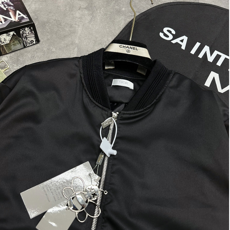 Áo Khoác Bomber Di.o Thêu Logo Cực Chất Chuẩn Hàng Quảng Châu - Áo Khoác Đôi Nam Nữ