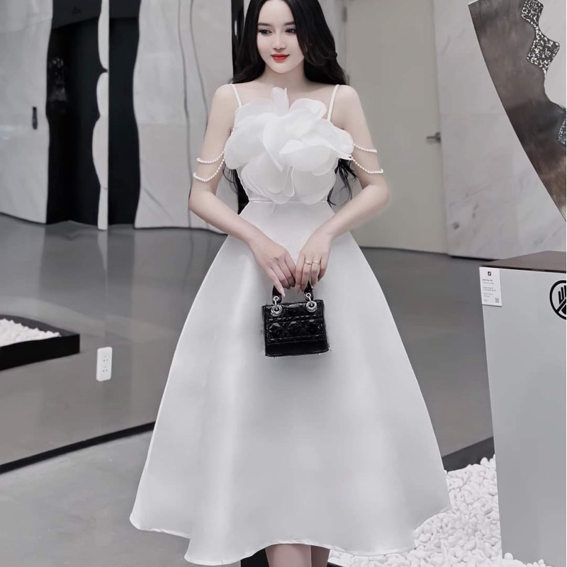 Váy Tapta Dài Cánh Hoa To Dây Ngọc Đôi