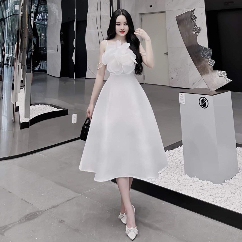 Váy Tapta Dài Cánh Hoa To Dây Ngọc Đôi