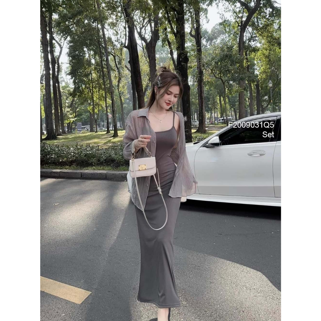 Set 2 món đầm ôm dáng dài 2 dây phối áo sơ mi khoác tay dài hàng đẹp!