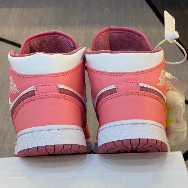 GIÀY THỂ THAO NIKE AIR JORDAN 1 MID GS “VALENTINES DAY 2023” DQ8423-616 FULL BOX+ BILL