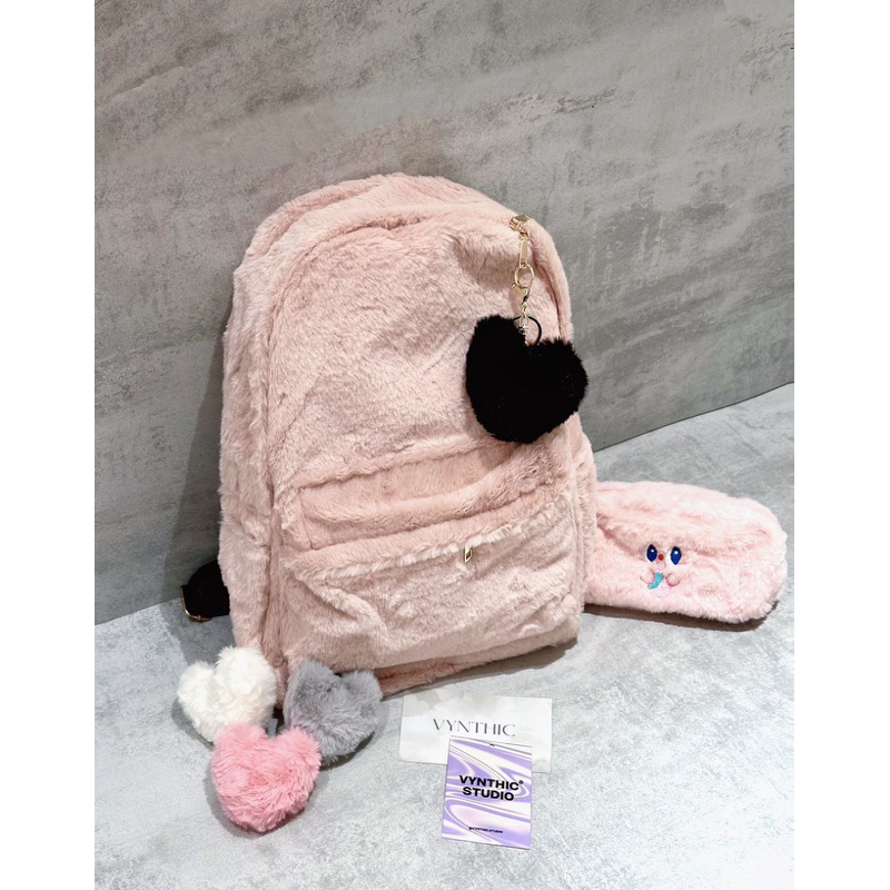 Balo lông đen tặng kèm móc khoá bất kì