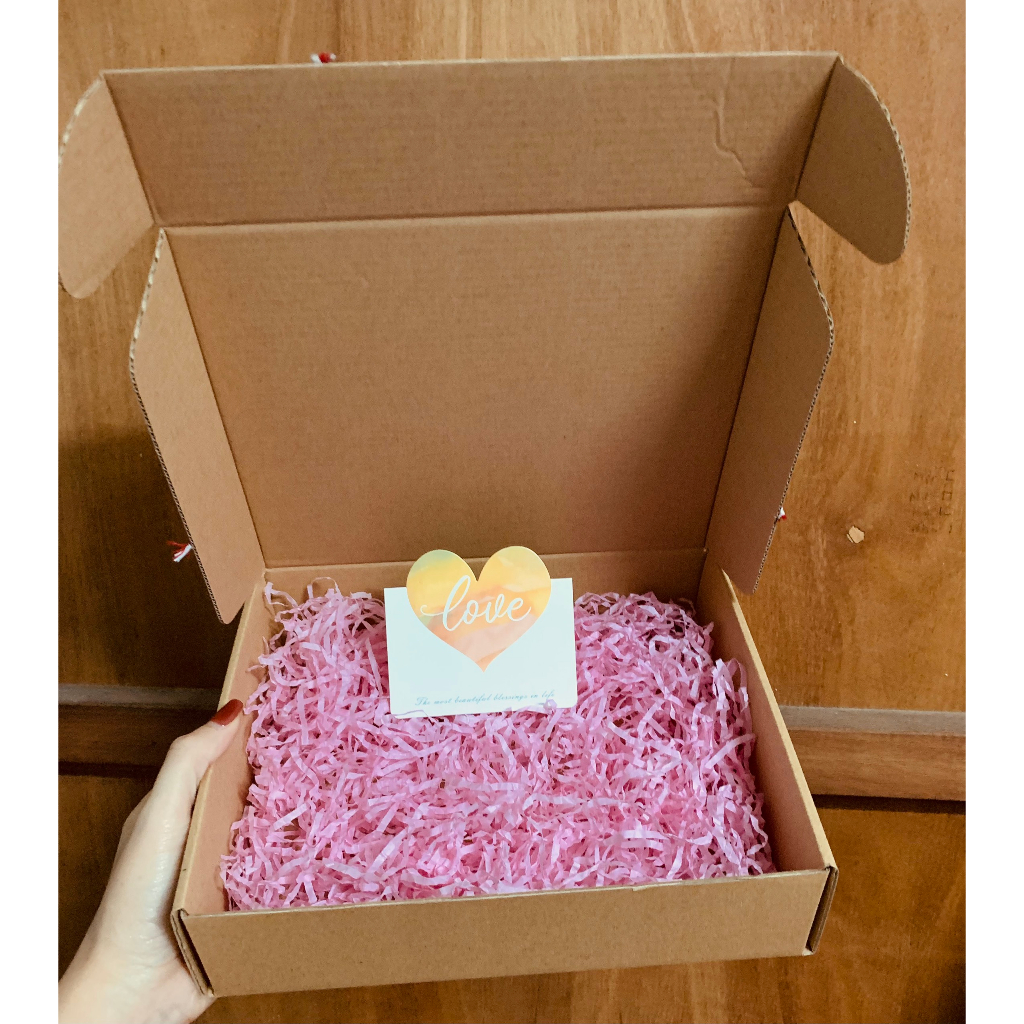 HỘP QUÀ TẶNG SINH NHẬT CÓ NẮP GÀI KRAFT