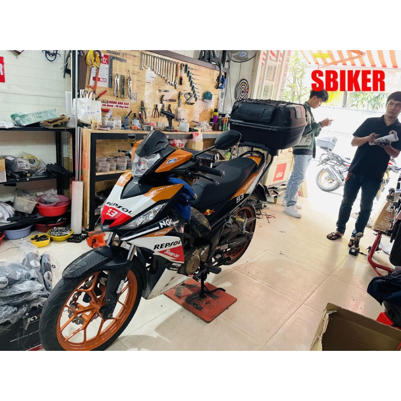 Tựa Lưng Givi Bb42n Chính Hãng