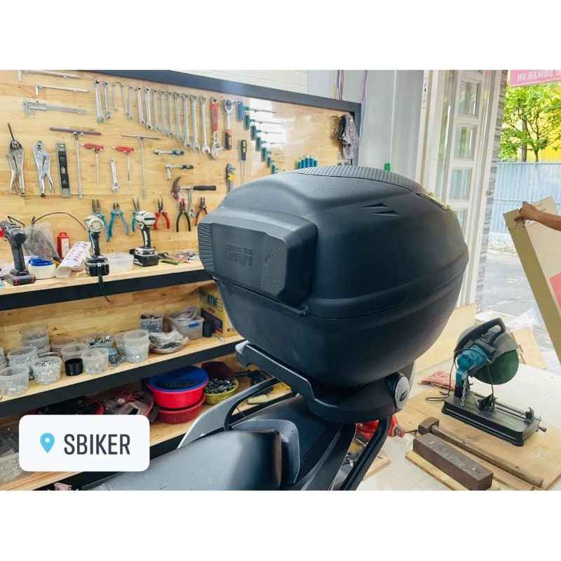 Tựa Lưng Givi Bb42n Chính Hãng