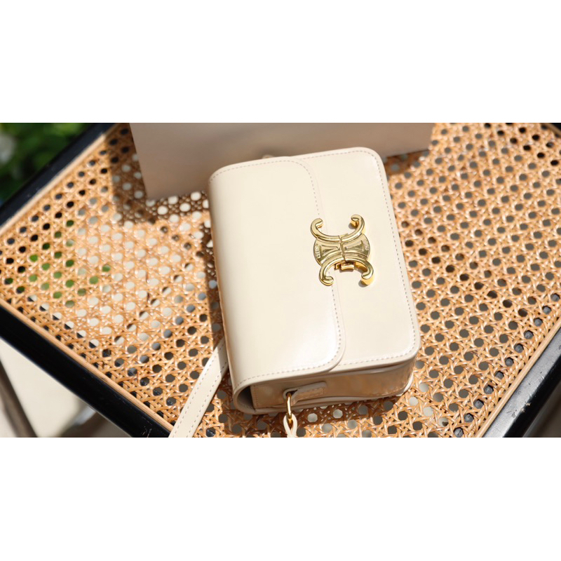 Túi chéo Xlin TRi om Bản đẹp 19cm fullbox 2 lớp kèm bill 2 mầu