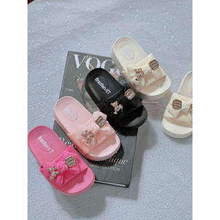 Dép Quai Ngang Nơ Gấu Đế 3Cm Cực Hot Cho Bé Gái -FORM NHỎ_ TĂNG 1 SIZE (MÃ 2399*1)