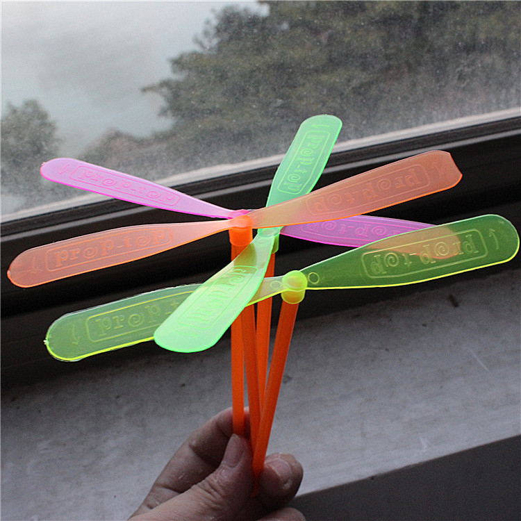 Chong chóng quay tay thú vị