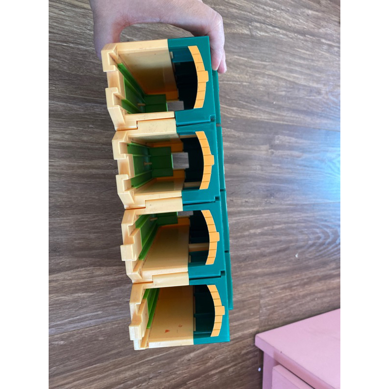 Tàu điện và vật dụng tàu hãng Tomy cùng hãng khác