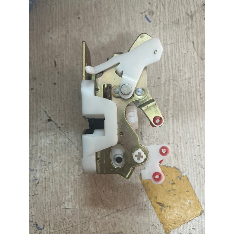 Ổ khoá ngậm cửa Daewoo Matiz 1,2 Và chery QQ