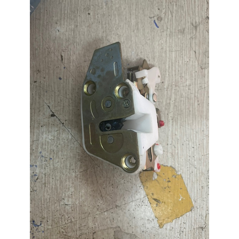 Ổ khoá ngậm cửa Daewoo Matiz 1,2 Và chery QQ