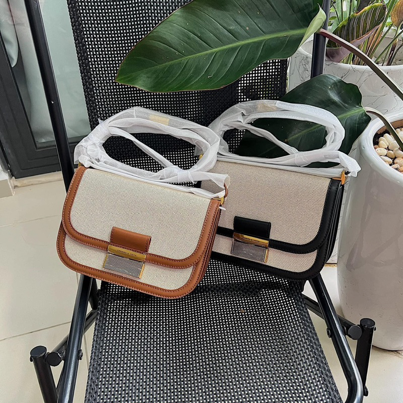 Túi đeo chéo Charles&Keith  hot hit