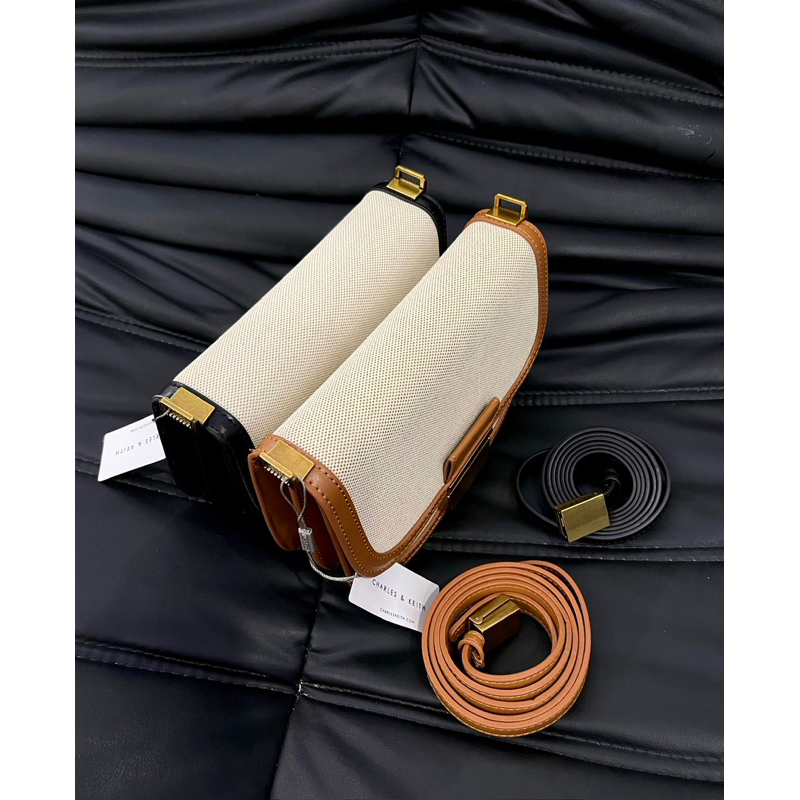 Túi đeo chéo Charles&Keith  hot hit