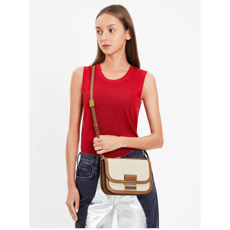 Túi đeo chéo Charles&Keith  hot hit
