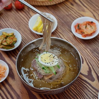 NƯỚC DÙNG MÌ LẠNH THỊT BÒ HÀN QUỐC