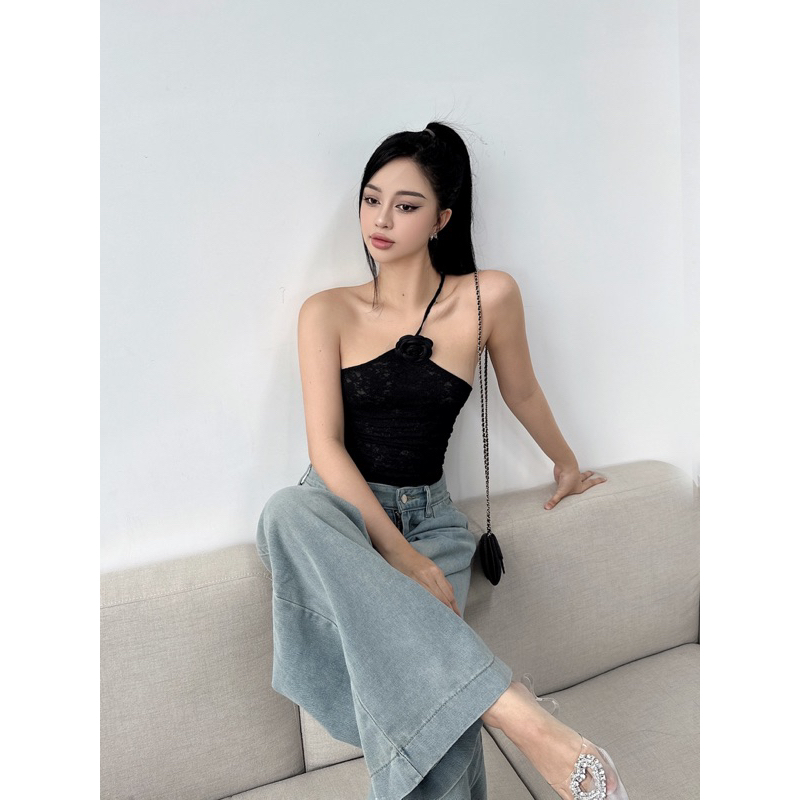 Áo liền quần vải ren có đính kèm cài hoa