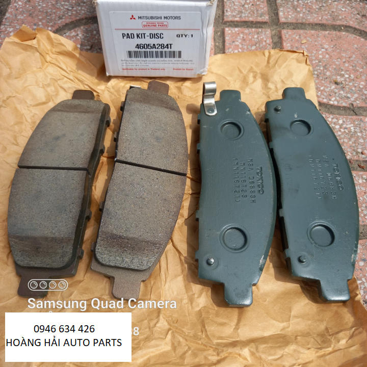 Bộ má phanh trước Mitsubishi Pajero V73