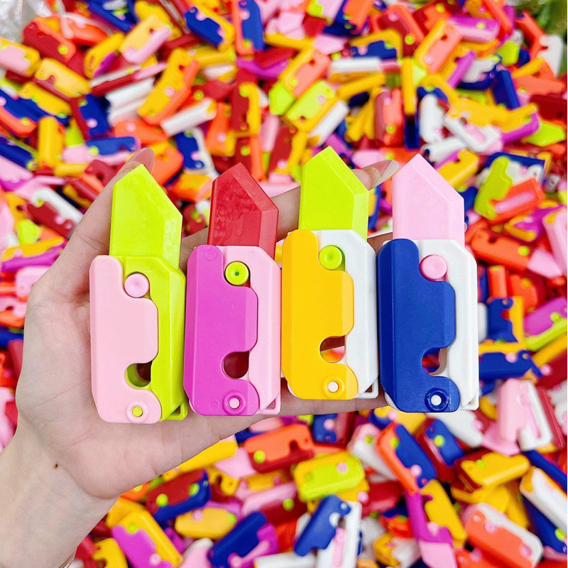 Đồ Chơi Dao Cà Rốt Vô Tri Mini Gấp Gọn Hot Hit, Dao Hoạt Hình Đồ Chơi Giảm Căng Thẳng