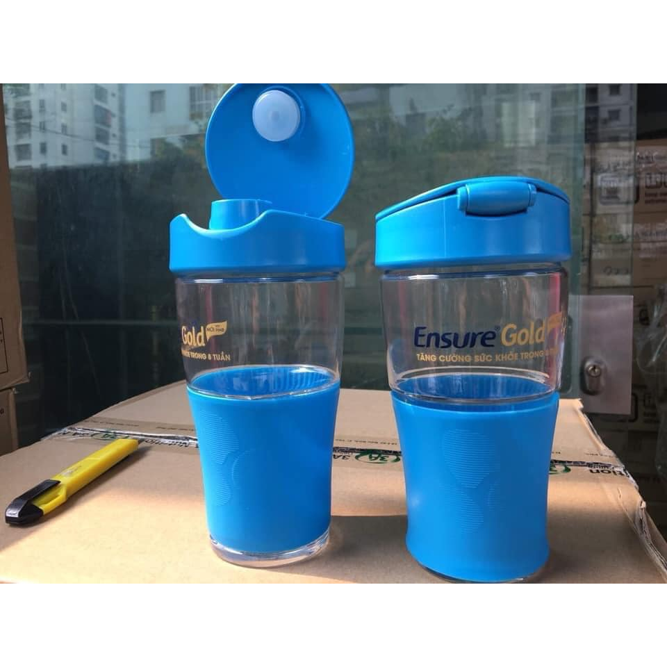 Ly Thủy Tinh Có Nắp Transportable 500ml Luminarc J9991 được làm từ chất liệu thủy tinh sáng bóng, bền chắc, chịu nhiệt c