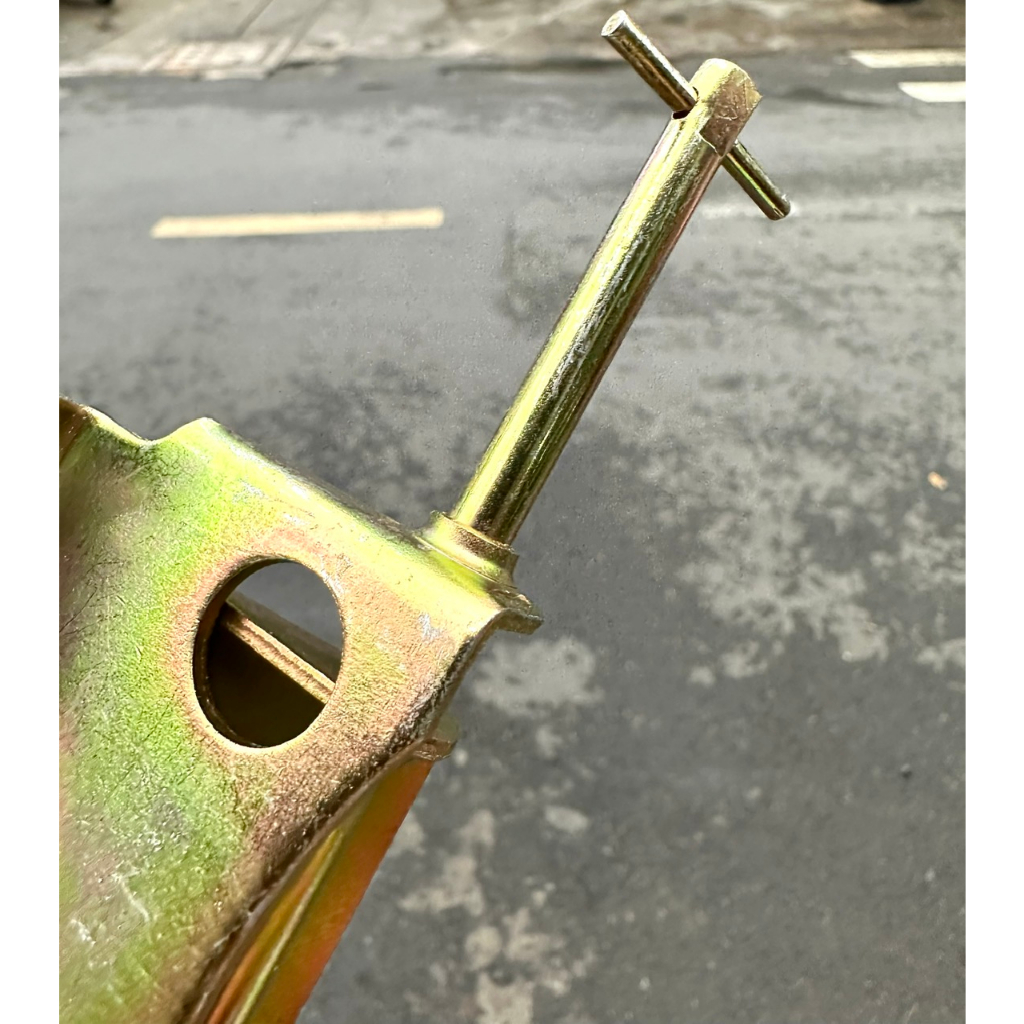 PAS KHOÁ YÊN SAU XE DREAM