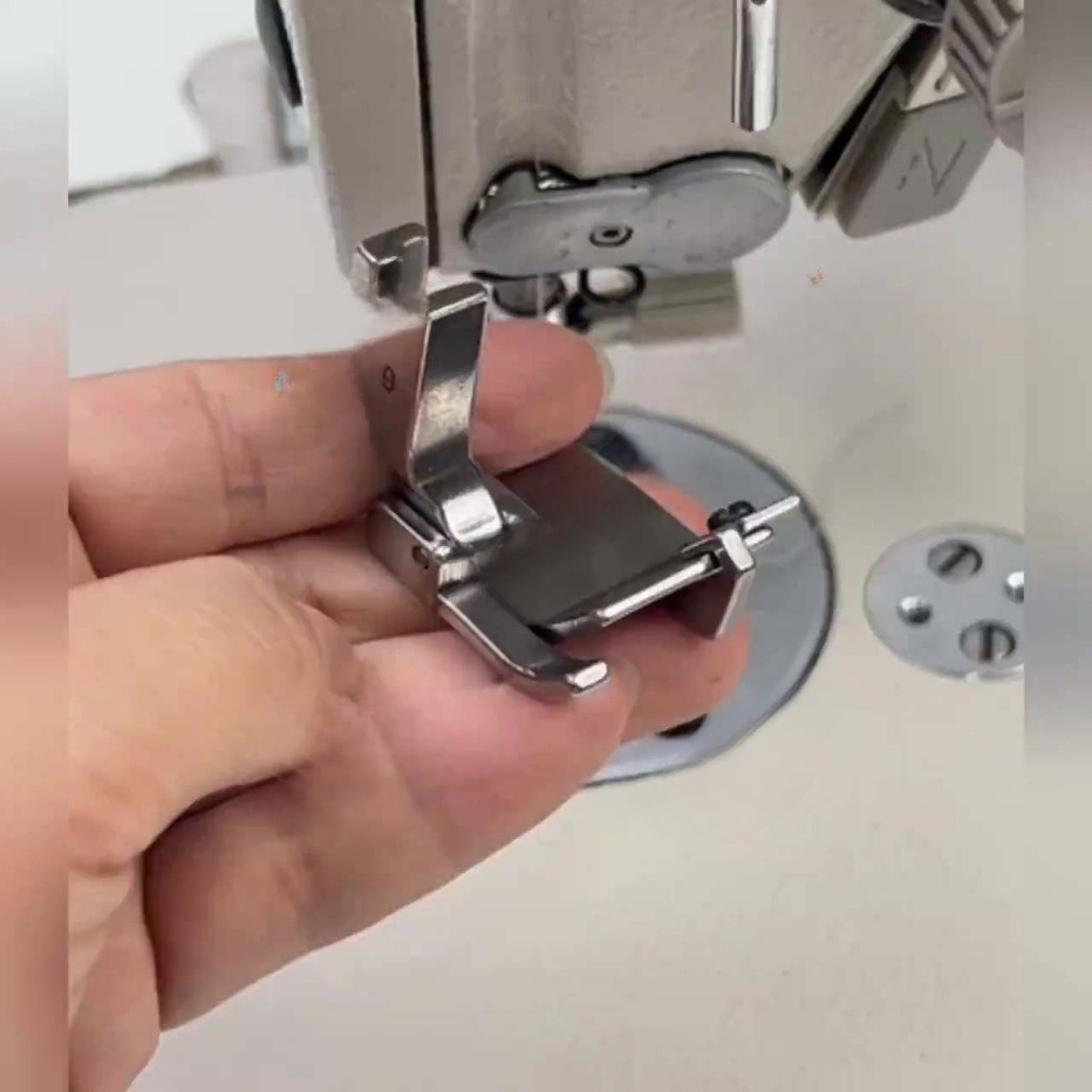 Giá tại kho >  chân vịt may lai - chân vịt vô thun - chân vịt chạy viền đa năng T9 may mặc