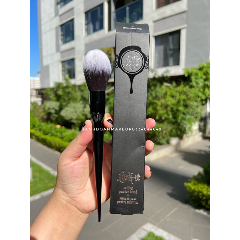 Cọ phủ phấn Kat Von D 20 dupe