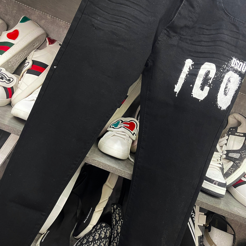 Quần jean bò nam Dsq2 đen trơn in chữ ICON trắng ngang đùi dáng slimfit đơn giản
