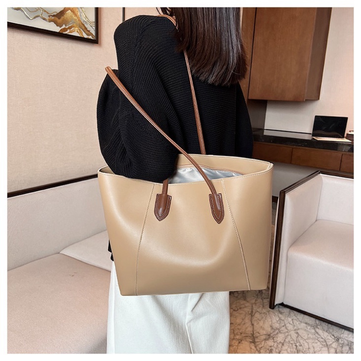 Quần JEANS THOME 4 Vạch Trắng Nam Quần bò nam Thom 4 sọc Trơn Phối Dập Kẻ Trắng Đùi hot trend 2023