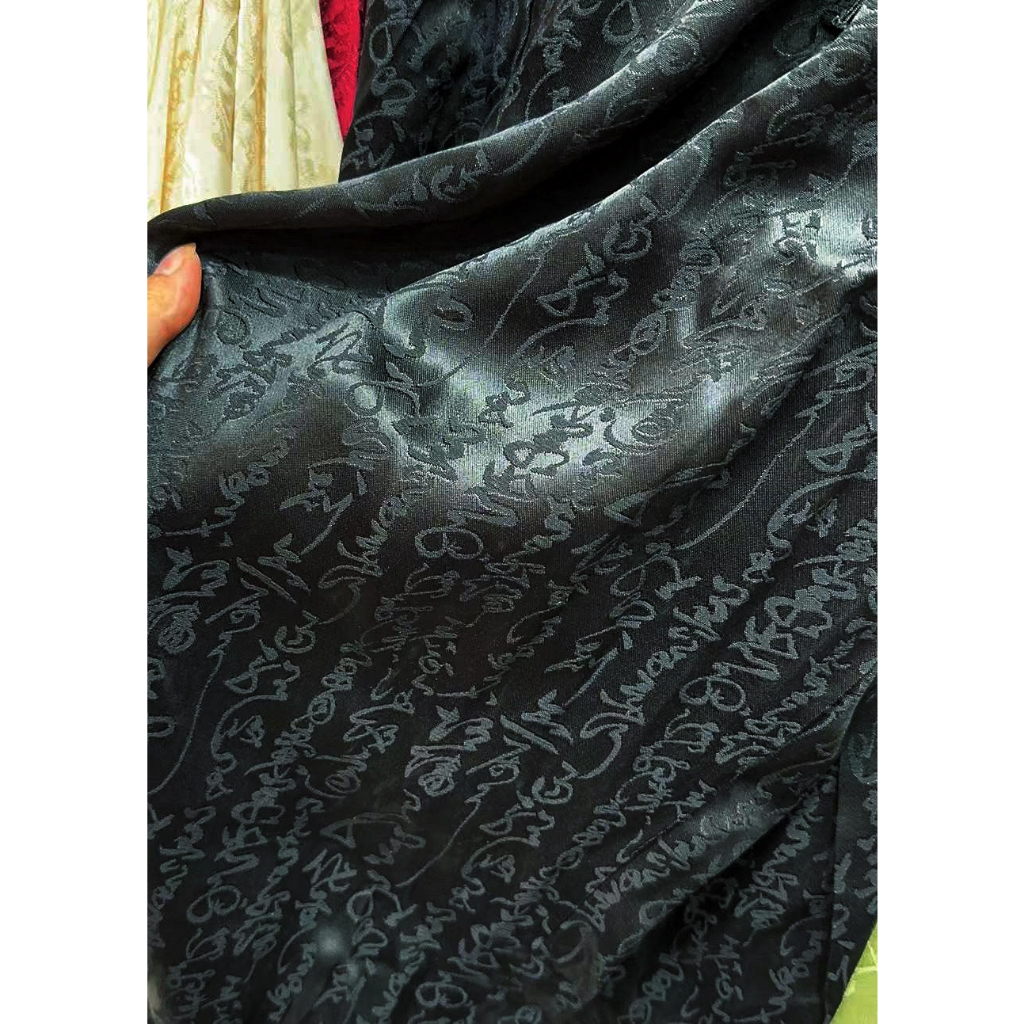 Lụa Hàng Châu dệt hoạ tiết thư pháp - 𝐆𝐢𝐚́ 𝐡𝐢𝐞̂̉𝐧 𝐭𝐡𝐢̣ 𝐥𝐚̀ 𝐠𝐢𝐚́ 𝐜𝐮̉𝐚 𝟏𝟎𝐜𝐦.