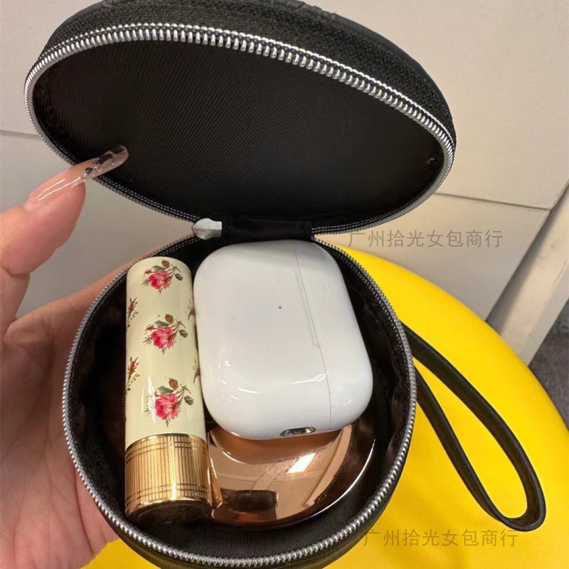 𝗧𝘂́𝗶 𝗣𝗼𝘂𝗰𝗵 𝗠𝗟𝗕 𝗰𝗮̂̀𝗺 𝘁𝗮𝘆 𝗺𝗶𝗻𝗶 𝘀𝗶𝗲̂𝘂 𝘅𝗶𝗻𝗵