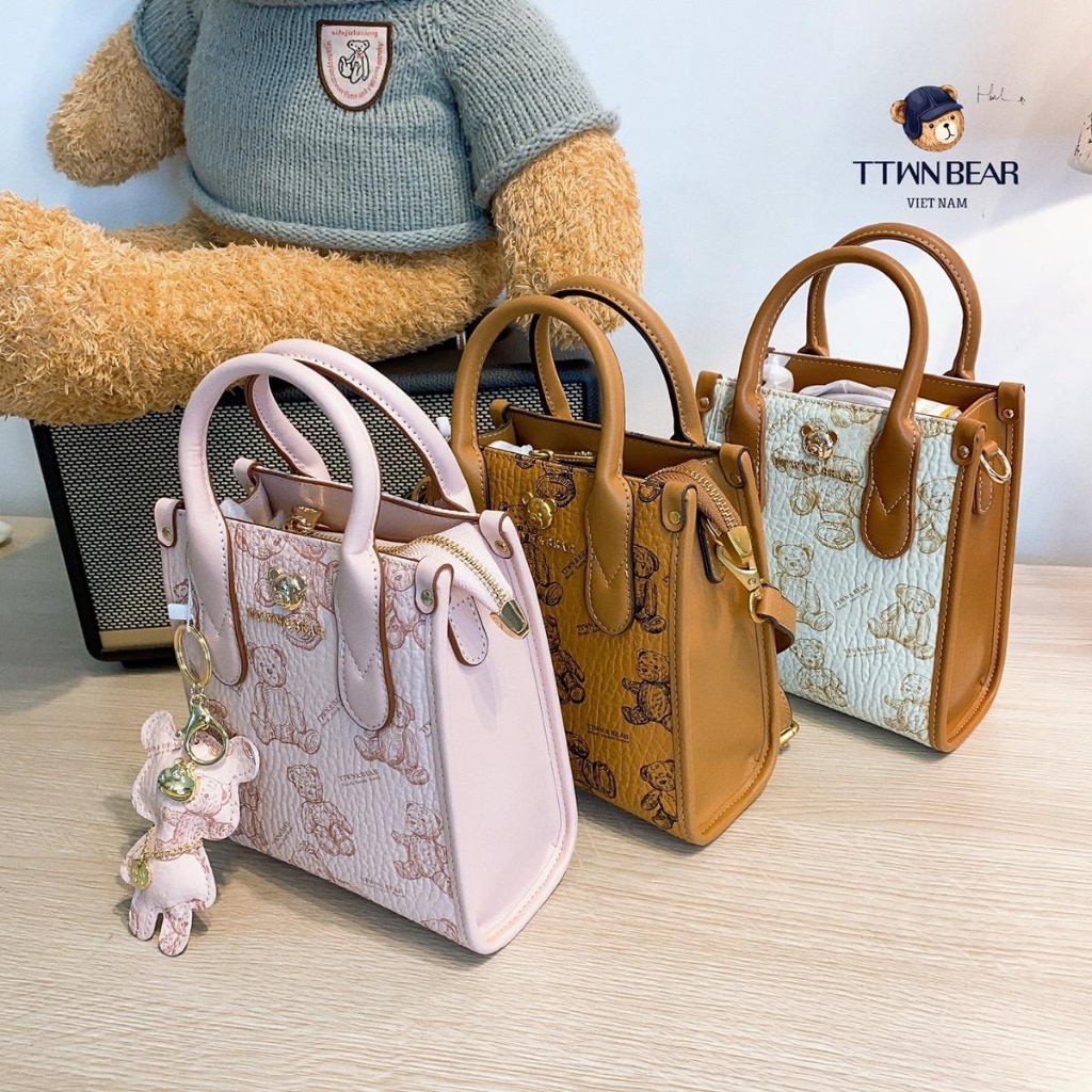 Túi Xách Tote Đeo Chéo Tặng Charm Hoạ Tiết Gấu lớn
