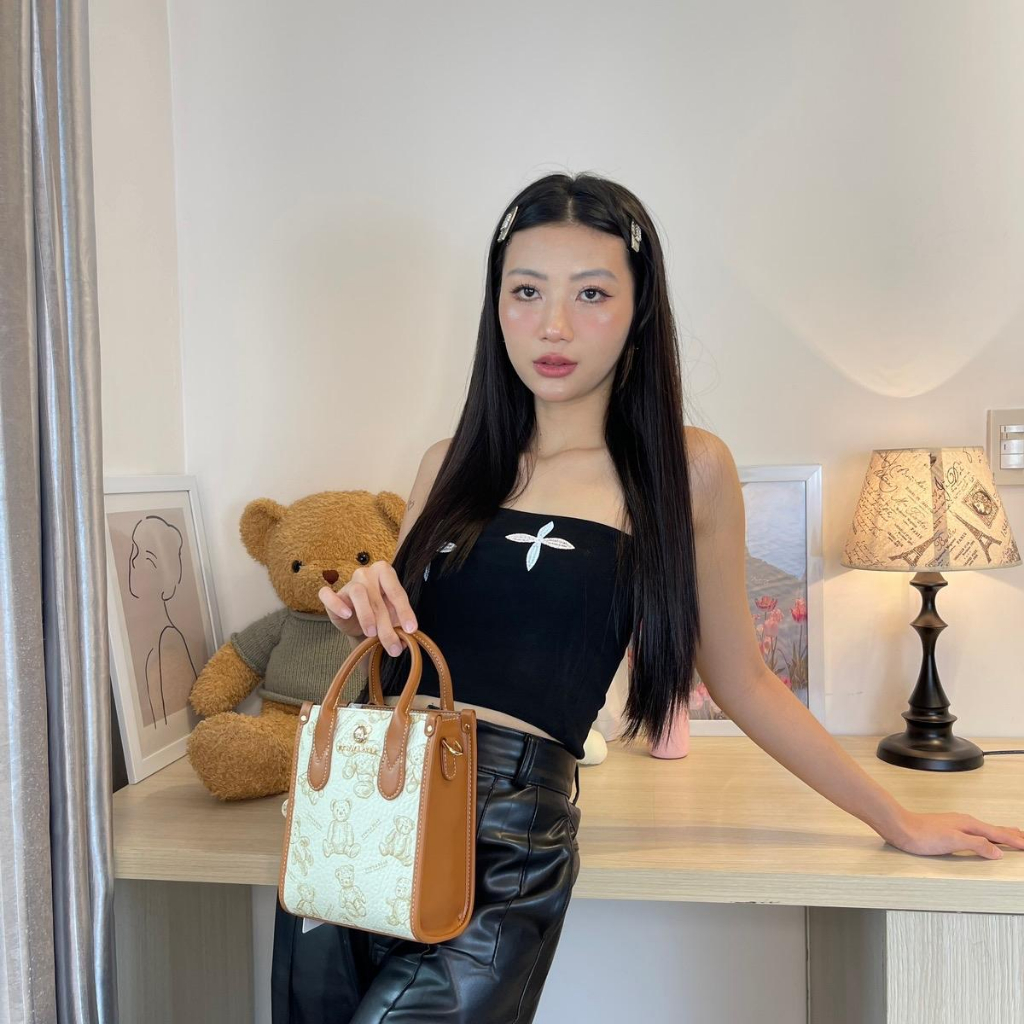 Túi Xách Tote Đeo Chéo Tặng Charm Hoạ Tiết Gấu lớn