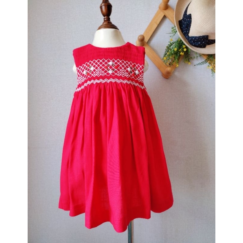 Váy đầm smock đỏ, cổ tròn tay sát nách cho bé gái