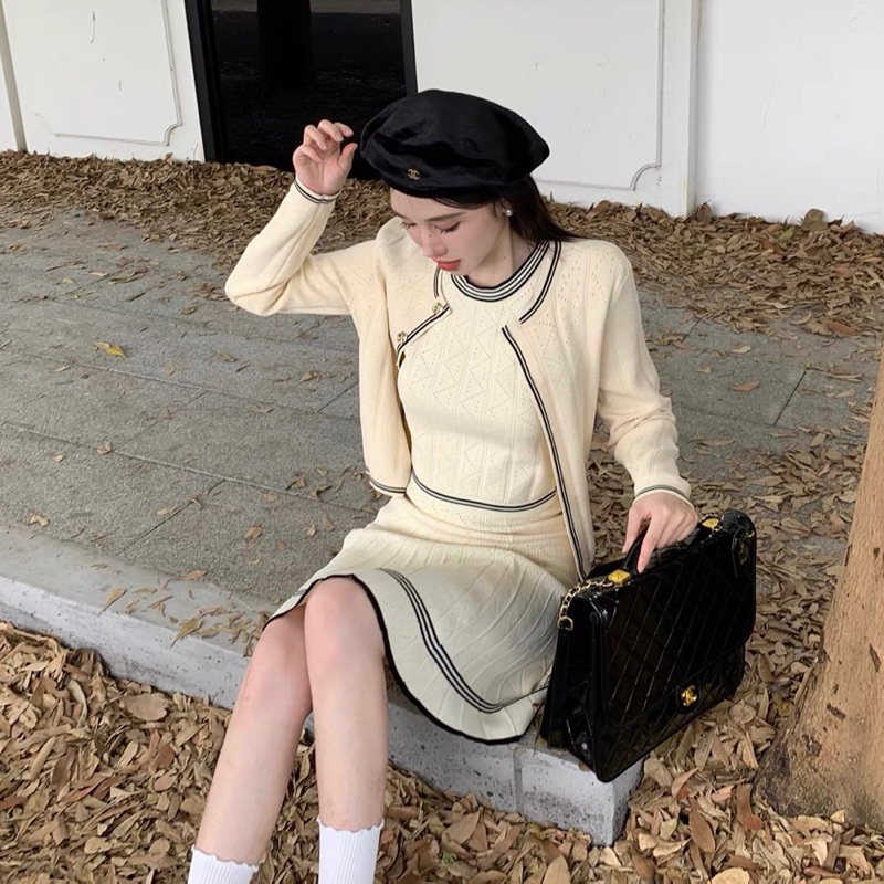 Set len ba món gồm áo tank top chân váy và áo khoác len cardigan