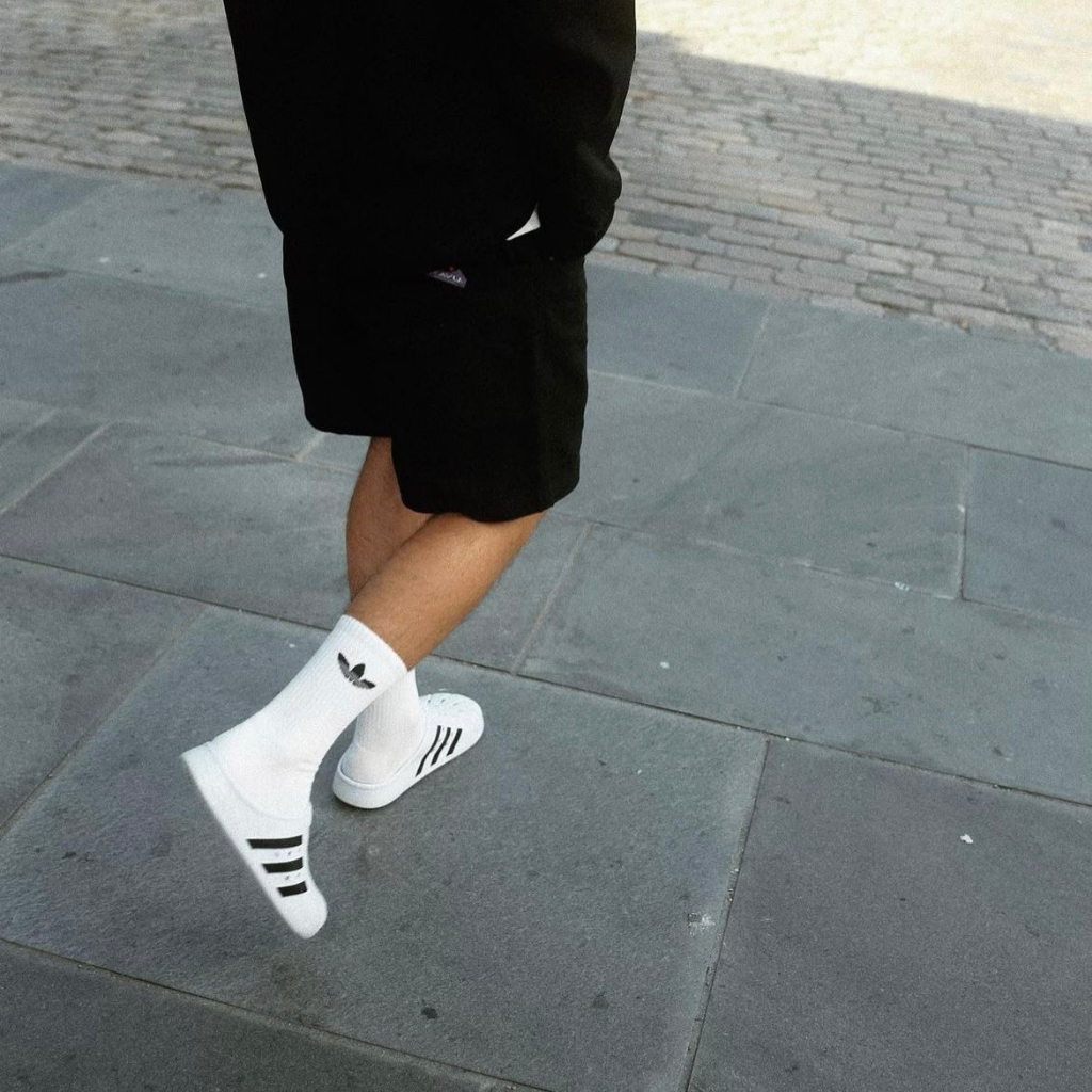 Dép chính hãng Adilette Clog đúc nguyên khối không thấm nước