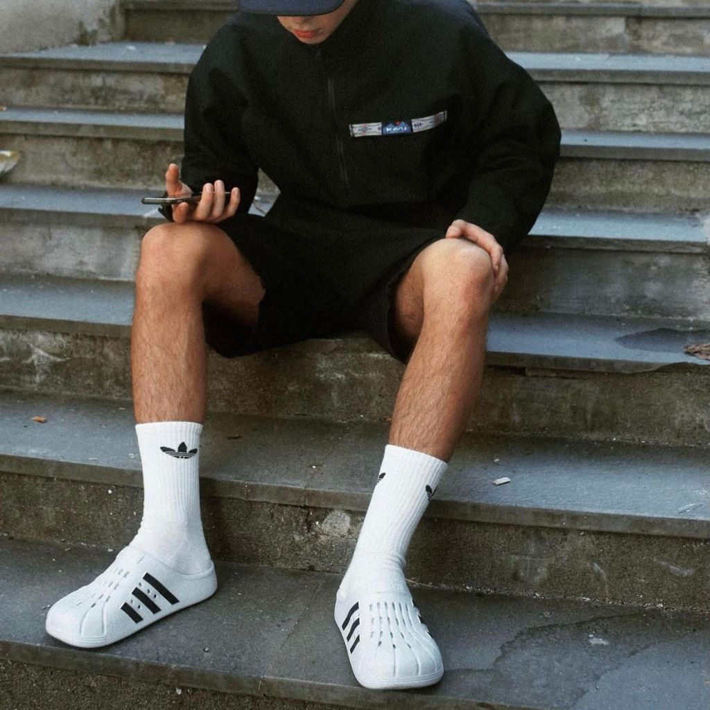 Dép chính hãng Adilette Clog đúc nguyên khối không thấm nước